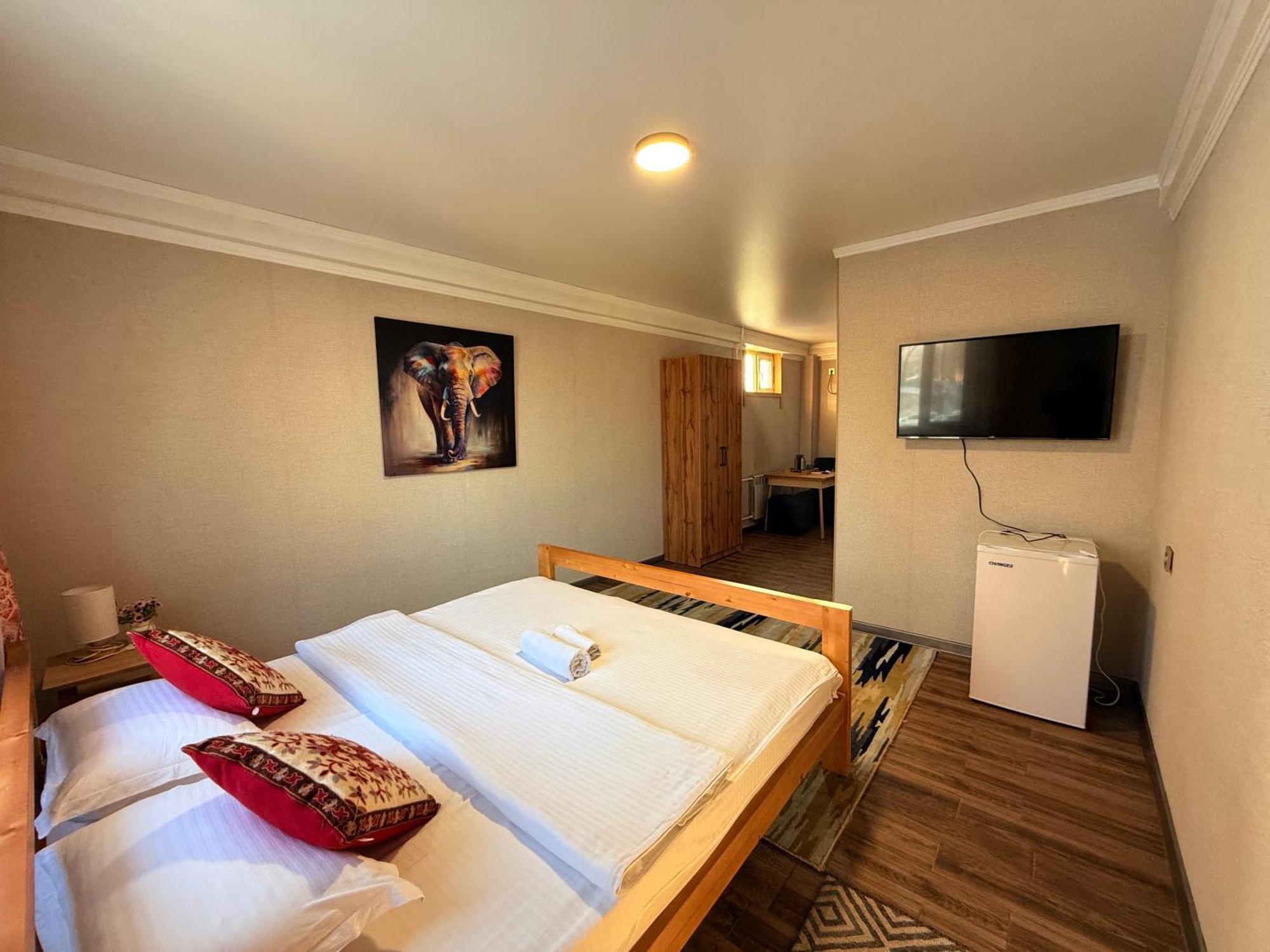 Salamat Hotel Bisjkek Eksteriør billede