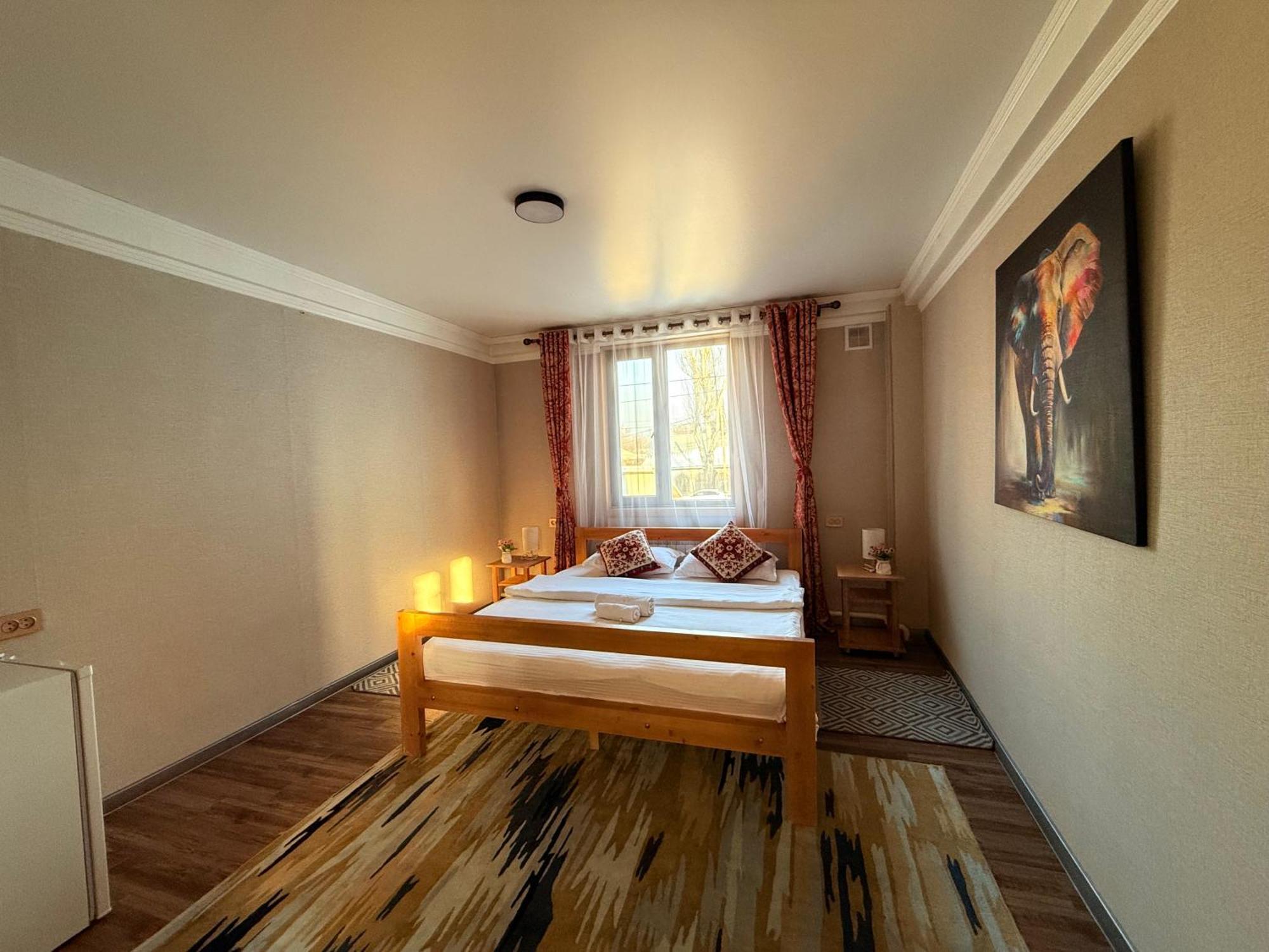 Salamat Hotel Bisjkek Eksteriør billede