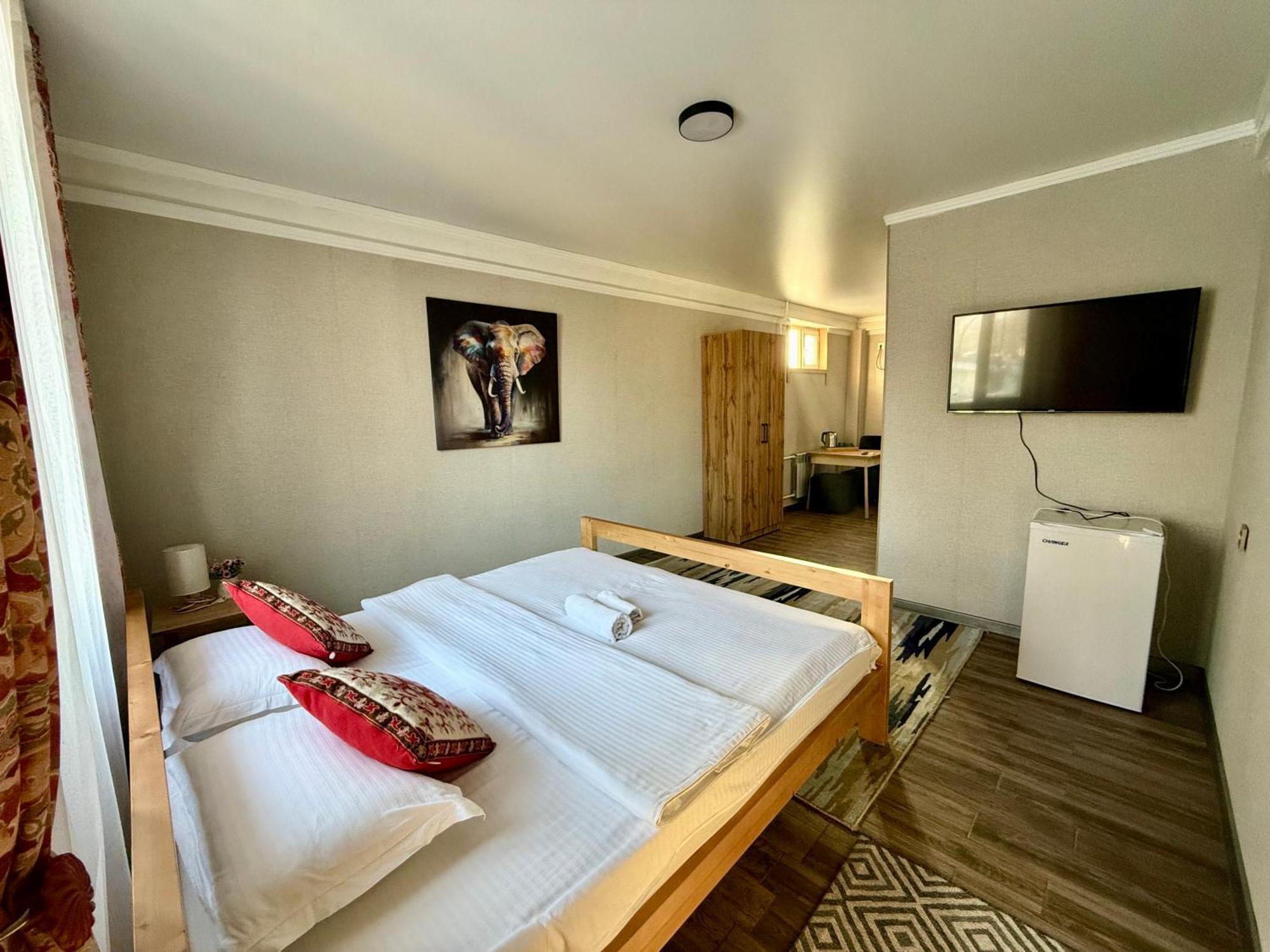 Salamat Hotel Bisjkek Eksteriør billede